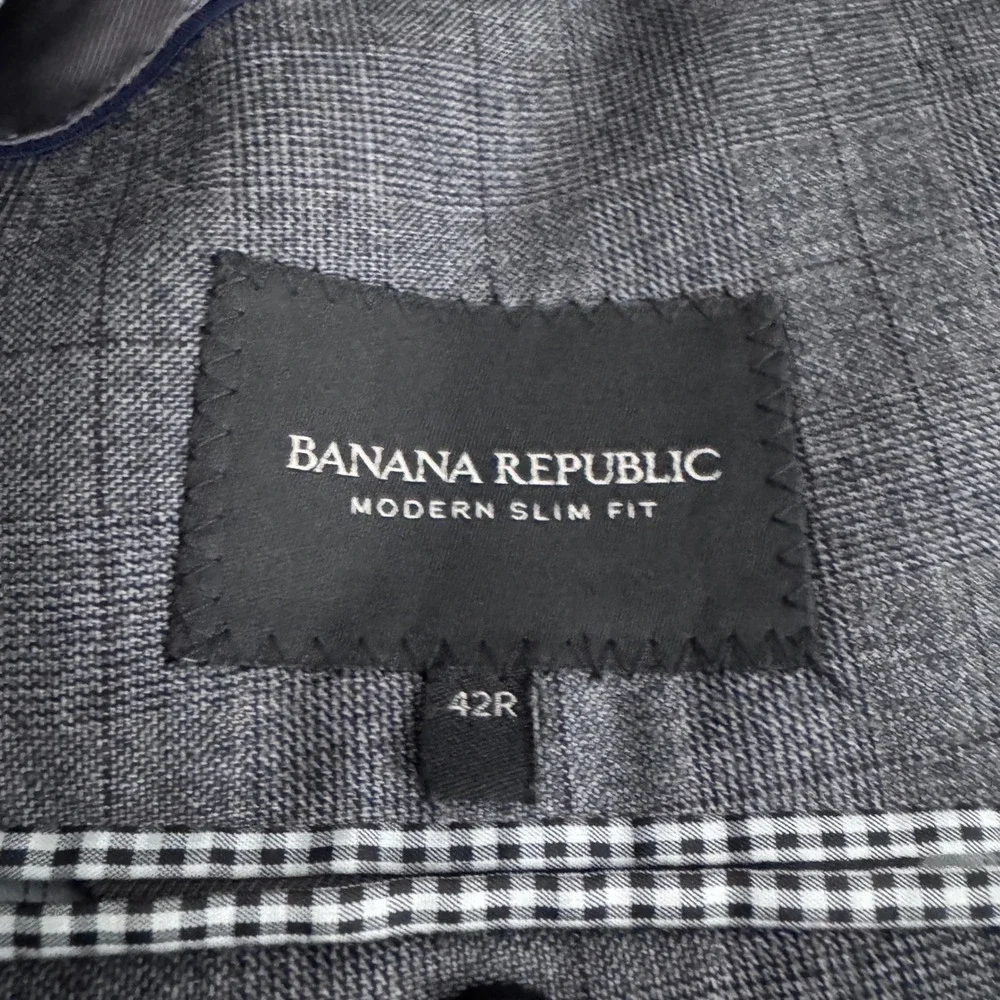 Banana Republic Blazer Mens 42R Gray Plaid Wool Blend Modern Slim Fit Sport Coat